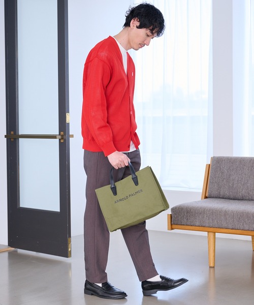 Arnold Palmer（アーノルドパーマー）の「2WAY シェア ラージトート（トートバッグ・レディース・ライトブルー/インディゴブルー/アイボリー/ブラック/グレイッシュベージュ/カーキ/ネイビー/ベージュ・F）」の5枚目の写真