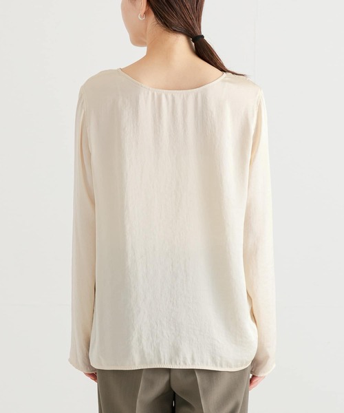 URBAN RESEARCH（アーバンリサーチ）の「ヴィンテージサテンブラウス（シャツ/ブラウス・レディース・ブラック/オフホワイト/ブラウン・FREE）」の14枚目の写真