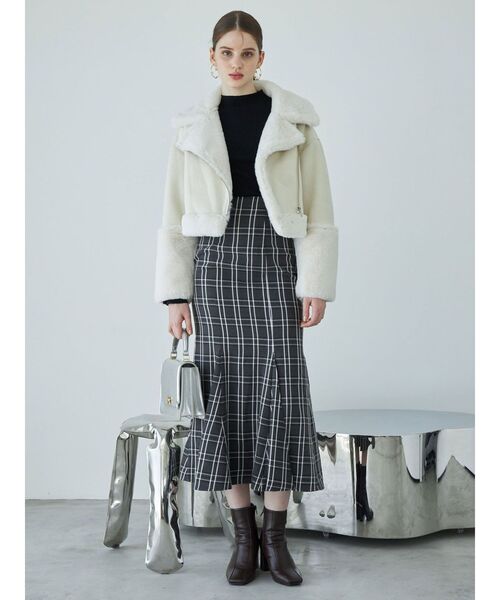 MERCURYDUO（マーキュリーデュオ）の「ロングフェイクファースリーブムートンジャケット（その他アウター・レディース・アイボリー・SMALL/MEDIUM）」の16枚目の写真