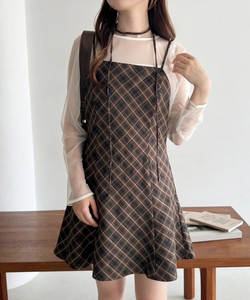 one after another NICE CLAUP（ワンアフターアナザーナイスクラップ）の「【2点セット】シアートップス+ミニキャミワンピース（ワンピース・レディース・ホワイト×ブラック/ブラウン系その他/アイボリー系・FREE）」の2枚目の写真