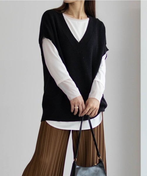 HusHusH（ハッシュアッシュ）の「HusHusH Vネックラメベスト（ベスト・レディース・ブラック/ブラウン系その他/グレイッシュベージュ・フリー）」の6枚目の写真