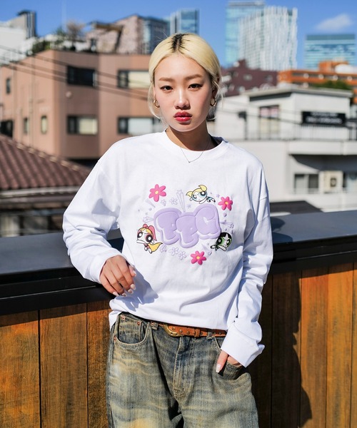 LB/S （エルビーエス）の「【パワーパフ ガールズ】ロンT オリジナルデザイン  ドロップショルダー ビッグシルエット ユニセックス（Tシャツ/カットソー・メンズ・チャコールグレー/ホワイト/オフホワイト・MEDIUM/SMALL/LARGE）」の20枚目の写真