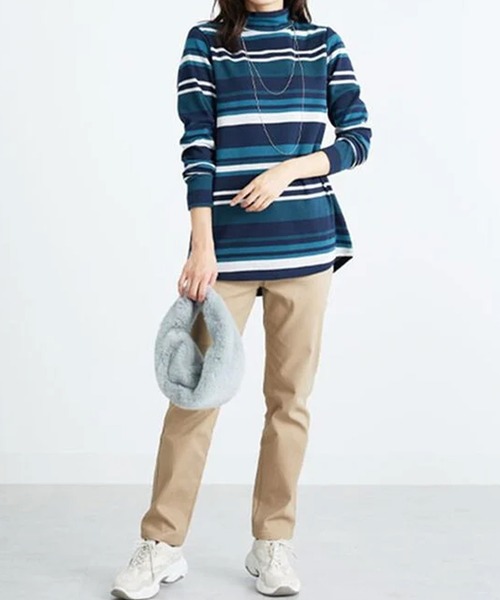 BELLUNA PLUS（ベルーナ）の「ふわふわ裏ファーハイネックプルオーバー（Tシャツ/カットソー・レディース・ブラック系/グリーン系/ピンク系/サックスブルー系・LARGE/MEDIUM/X-LARGE）」の8枚目の写真