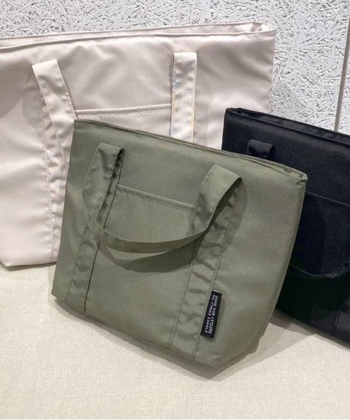 LAKOLE（ラコレ）の「保冷トートバッグ(M) / 150564（キッチンツール・レディース・カーキ/ブラック/ベージュ・FREE）」の3枚目の写真