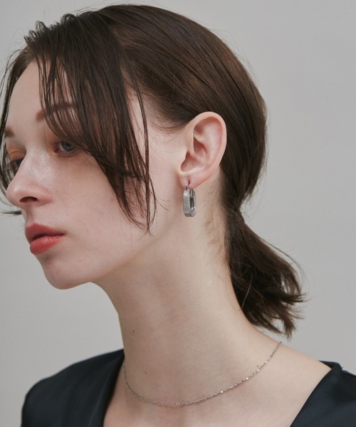 ciite' surgical stainless(シーテサージカルステンレス)の「【 金属アレルギー対応 】 オーバルフープピアス サージカルステンレス (両耳用)(ピアス(両耳用)・レディース・シルバー/ゴールド・FREE)」の8枚目の写真