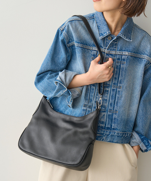 Spick & Span（スピックアンドスパン）の「MILOS / ミロス ワンショルダーバッグ 3255T（ショルダーバッグ・レディース・ブラック/キャメル・FREE）」の2枚目の写真