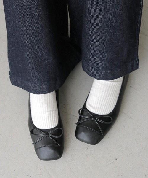HER CLOSET（ハークローゼット）の「 【HER CLOSET】スクエアトゥソフトバレーパンプス SQUARE TOE SOFT BALLET PUMPS（パンプス・レディース・ブラック/シルバー・24/23/22/23.5）」の4枚目の写真