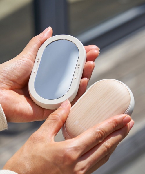 MARK'S（マークス）の「シェアカイロ モバイルバッテリー機能付 -PREMIUN WOOD-（生活家電・レディース・ホワイト/グレイッシュベージュ・FREE）」の8枚目の写真