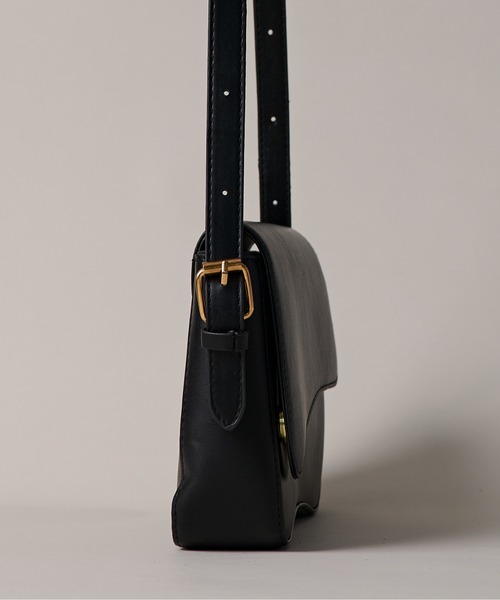 folka（フォルカ）の「3-11E101 スクエア　調節可能　ショルダーバッグ ブラック（ショルダーバッグ・レディース・ブラック・ONESIZE）」の3枚目の写真