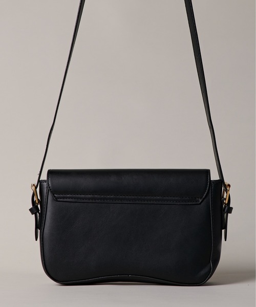 folka（フォルカ）の「3-11E101 スクエア　調節可能　ショルダーバッグ ブラック（ショルダーバッグ・レディース・ブラック・ONESIZE）」の4枚目の写真