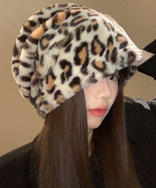 ヒョウ柄耳付き帽子