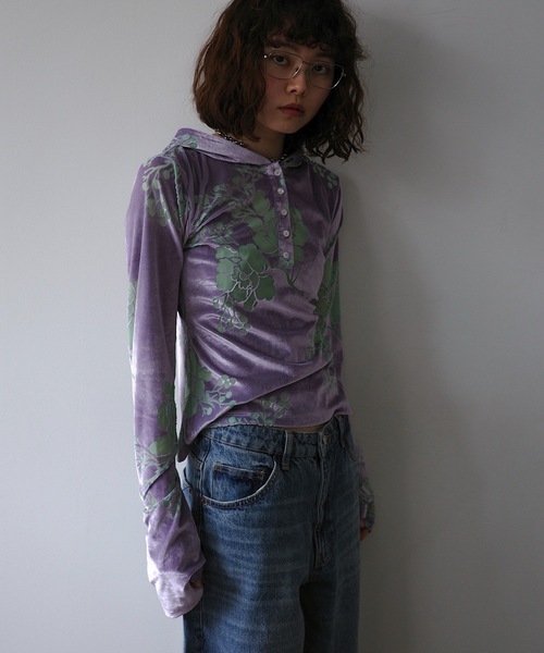 igi（イジ）の「OPAL VELOUR HOODIE TEE / ベロアフーディー（パーカー・レディース・ブラック/パープル・FREE）」の18枚目の写真