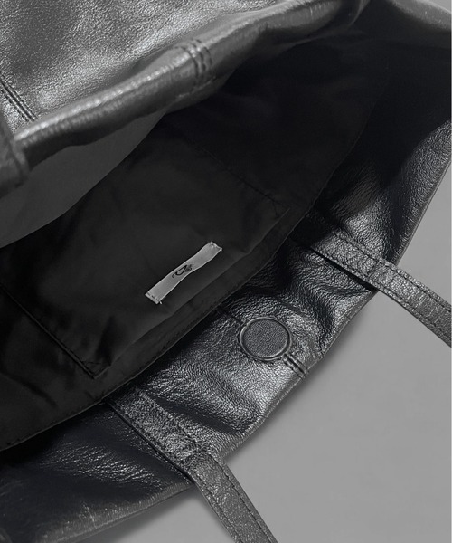 utta(ウッタ)の「【utta/ウッタ】ゴートレザー2WAY TOTEBAG /山羊革 /本革(トートバッグ・レディース・ブラック・FREE)」の3枚目の写真