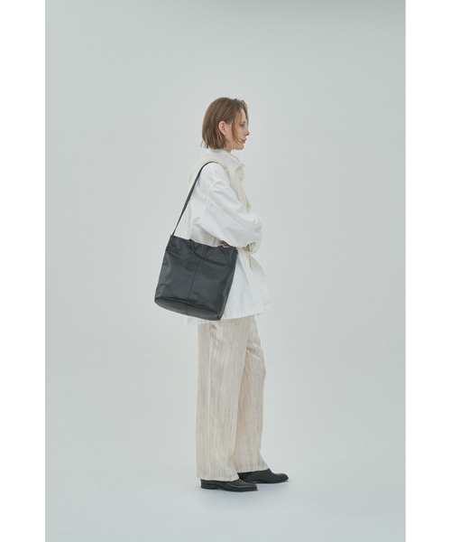 utta(ウッタ)の「【utta/ウッタ】ゴートレザー2WAY TOTEBAG /山羊革 /本革(トートバッグ・レディース・ブラック・FREE)」の10枚目の写真