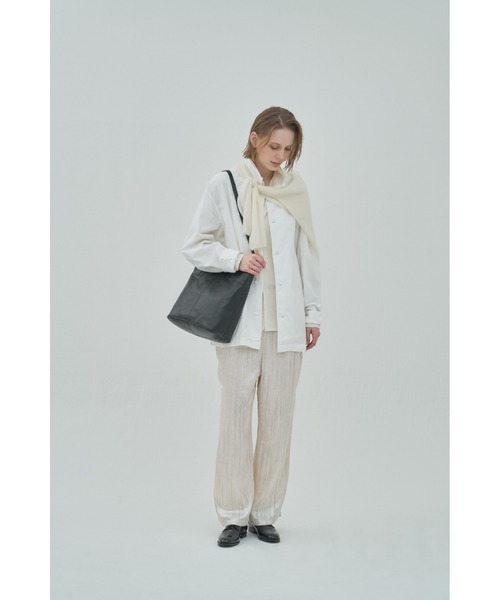 utta(ウッタ)の「【utta/ウッタ】ゴートレザー2WAY TOTEBAG /山羊革 /本革(トートバッグ・レディース・ブラック・FREE)」の14枚目の写真