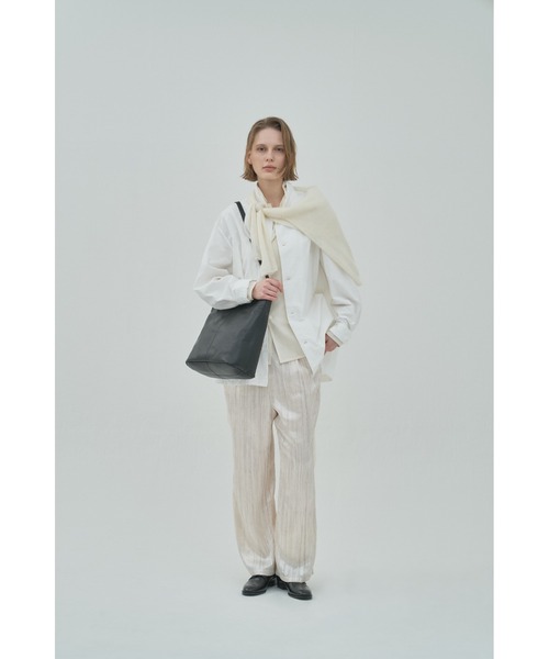 utta(ウッタ)の「【utta/ウッタ】ゴートレザー2WAY TOTEBAG /山羊革 /本革(トートバッグ・レディース・ブラック・FREE)」の15枚目の写真