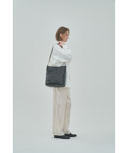utta(ウッタ)の「【utta/ウッタ】ゴートレザー2WAY TOTEBAG /山羊革 /本革(トートバッグ・レディース・ブラック・FREE)」の16枚目の写真