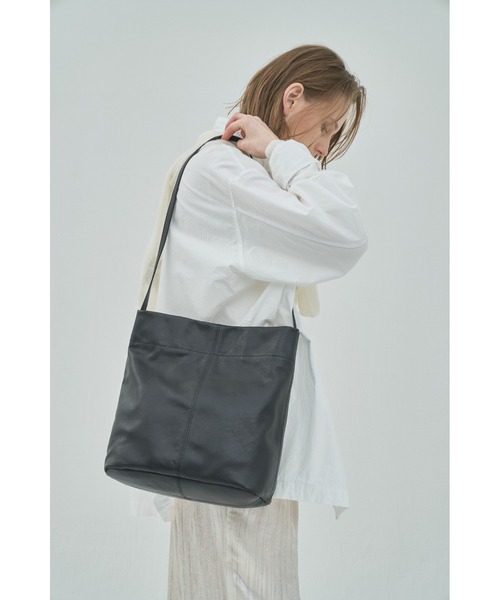 utta(ウッタ)の「【utta/ウッタ】ゴートレザー2WAY TOTEBAG /山羊革 /本革(トートバッグ・レディース・ブラック・FREE)」の20枚目の写真