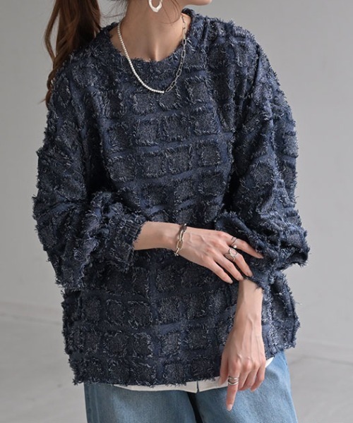 HUG.U(ハグユー)の「ブロックチェックフリンジ×ぽわん袖トップス(シャツ/ブラウス・レディース・ブラック/ネイビー・FREE)」の2枚目の写真