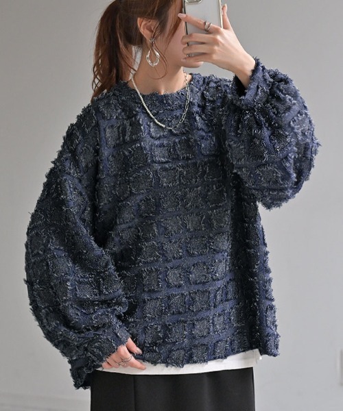 HUG.U(ハグユー)の「ブロックチェックフリンジ×ぽわん袖トップス(シャツ/ブラウス・レディース・ブラック/ネイビー・FREE)」の3枚目の写真