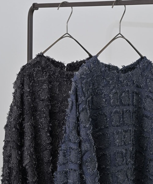 HUG.U(ハグユー)の「ブロックチェックフリンジ×ぽわん袖トップス(シャツ/ブラウス・レディース・ブラック/ネイビー・FREE)」の9枚目の写真