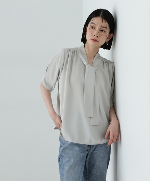 N.(N. Natural Beauty Basic)(エヌエヌナチュラルビューティーベーシック)の「ラチネボウタイブラウス(シャツ/ブラウス・レディース・グレー/オフホワイト/イエロー・MEDIUM)」の16枚目の写真