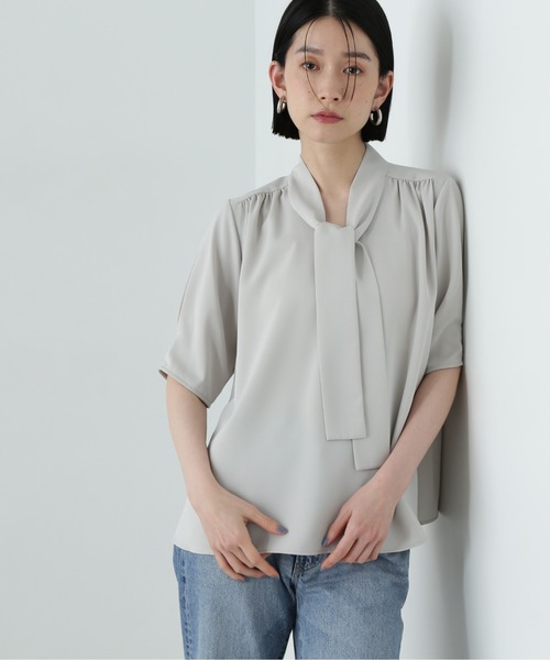 N.(N. Natural Beauty Basic)(エヌエヌナチュラルビューティーベーシック)の「ラチネボウタイブラウス(シャツ/ブラウス・レディース・グレー/オフホワイト/イエロー・MEDIUM)」の17枚目の写真