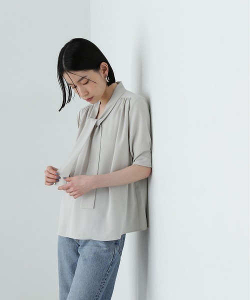 N.(N. Natural Beauty Basic)(エヌエヌナチュラルビューティーベーシック)の「ラチネボウタイブラウス(シャツ/ブラウス・レディース・グレー/オフホワイト/イエロー・MEDIUM)」の21枚目の写真