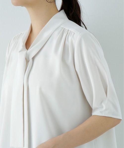N.(N. Natural Beauty Basic)(エヌエヌナチュラルビューティーベーシック)の「ラチネボウタイブラウス(シャツ/ブラウス・レディース・グレー/オフホワイト/イエロー・MEDIUM)」の14枚目の写真