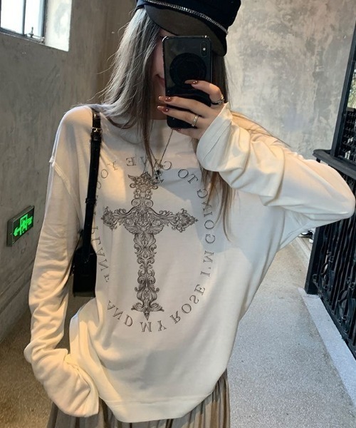 セール】デザイン十字架長袖tシャツ（Tシャツ/カットソー