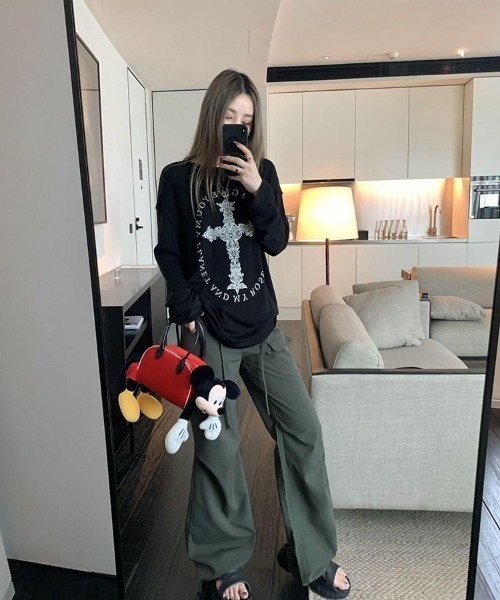 ViViDAY(ビビデー)の「デザイン十字架長袖tシャツ(Tシャツ/カットソー・レディース・ブラック/ホワイト・M)」の9枚目の写真