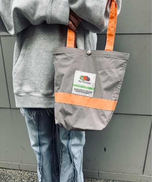 FRUIT OF THE LOOM（フルーツオブザルーム）の「FRUIT OF THE LOOM / FTL NYLON TOTEBAG M / 80310300（トートバッグ・レディース・グレー/チャコールグレー/ピンク/ミント/ネイビー/バイオレット/オリーブ/カーキ/ブルーグレー/オフホワイト/グリーン系その他・ONESIZE）」の15枚目の写真