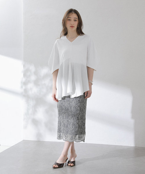 La TOTALITE(ラトータリテ)の「【MARECHAL TERRE/マルシャルテル】Vネックコンビプルオーバー(Tシャツ/カットソー・レディース・ネイビー/ホワイト・FREE)」の3枚目の写真