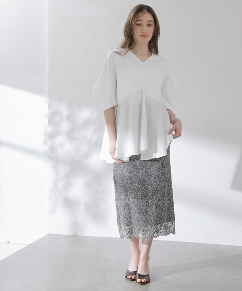 La TOTALITE(ラトータリテ)の「【MARECHAL TERRE/マルシャルテル】Vネックコンビプルオーバー(Tシャツ/カットソー・レディース・ネイビー/ホワイト・FREE)」の4枚目の写真