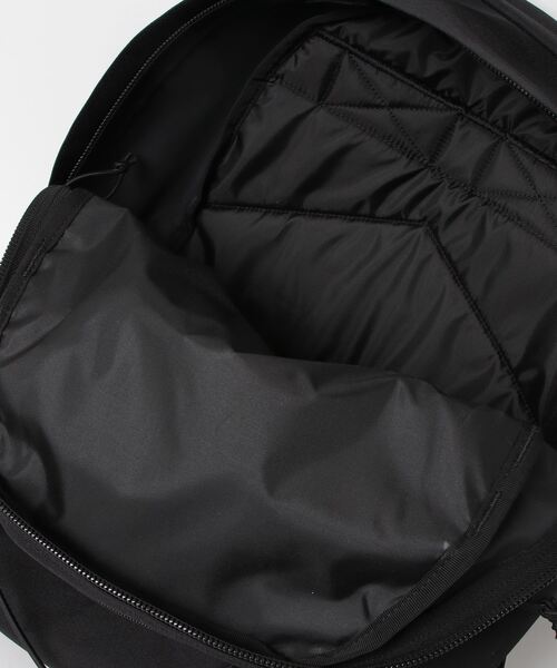 Carhartt WIP（カーハートダブリューアイピー）の「KICKFLIP BACKPACK（バックパック/リュック・メンズ・ブラウン/ダークブラウン/ブラック・ONE SIZE）」の6枚目の写真