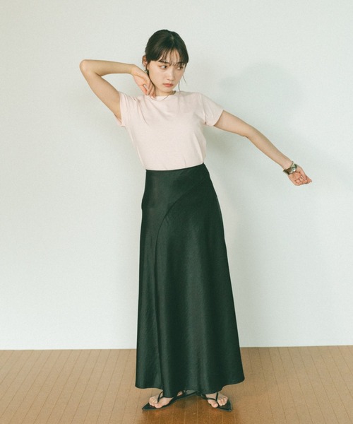 VANNIE U(ヴァニーユー)の「サテンフレアロングスカート(スカート・レディース・アイボリー/ブラック・FREE)」の19枚目の写真