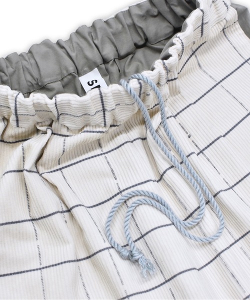 sneeuw（スニュウ）の「デンセンコーデュロイパンツ（その他パンツ・レディース・アイボリー/ブラック・1/3）」の4枚目の写真