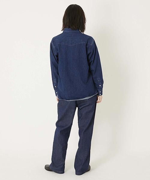 BLUE BLUE(ブルーブルー)の「ライトデニム ウォッシュド ウエスタンシャツ ウイメンズ(シャツ/ブラウス・レディース・ネイビー・SMALL/MEDIUM)」の6枚目の写真