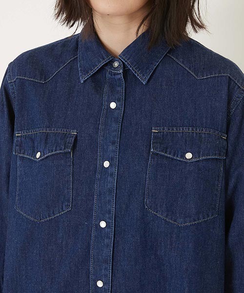 BLUE BLUE(ブルーブルー)の「ライトデニム ウォッシュド ウエスタンシャツ ウイメンズ(シャツ/ブラウス・レディース・ネイビー・SMALL/MEDIUM)」の7枚目の写真