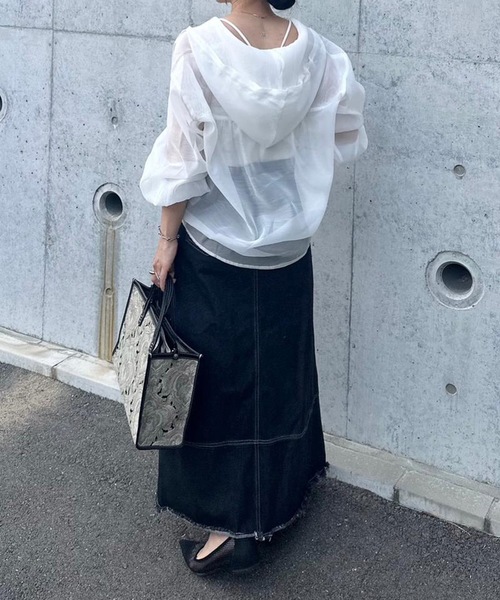 aquagarage（アクアガレージ）の「ビッグフードシアーシャツパーカー（パーカー・レディース・ホワイト/ブラック/ブルー・FREE）」の5枚目の写真