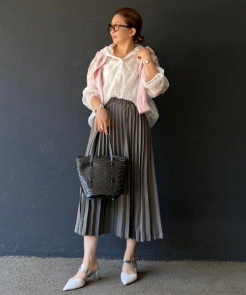 aquagarage（アクアガレージ）の「ビッグフードシアーシャツパーカー（パーカー・レディース・ホワイト/ブラック/ブルー・FREE）」の12枚目の写真