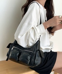 shopnikoniko | マルチポケット ベルトショルダー ワンハンドルバッグ(ハンドバッグ)