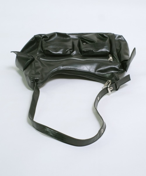 shopnikoniko(ショップニコニコ)の「マルチポケット ベルトショルダー ワンハンドルバッグ(ハンドバッグ・レディース・ブラック・フリー)」の14枚目の写真