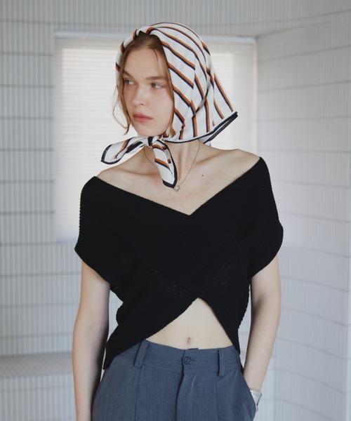 Aunt Marie's(アントマリーズ)の「ストライプスクエアスカーフ(バンダナ/スカーフ・レディース・ベージュ/アイボリー/ブルー・FREE)」の2枚目の写真