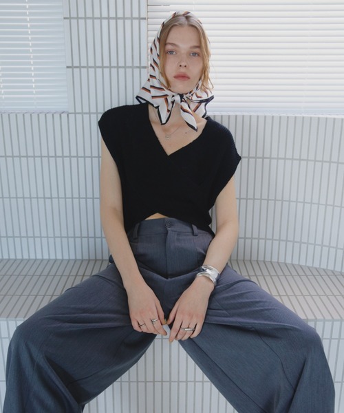 Aunt Marie's(アントマリーズ)の「ストライプスクエアスカーフ(バンダナ/スカーフ・レディース・ベージュ/アイボリー/ブルー・FREE)」の12枚目の写真