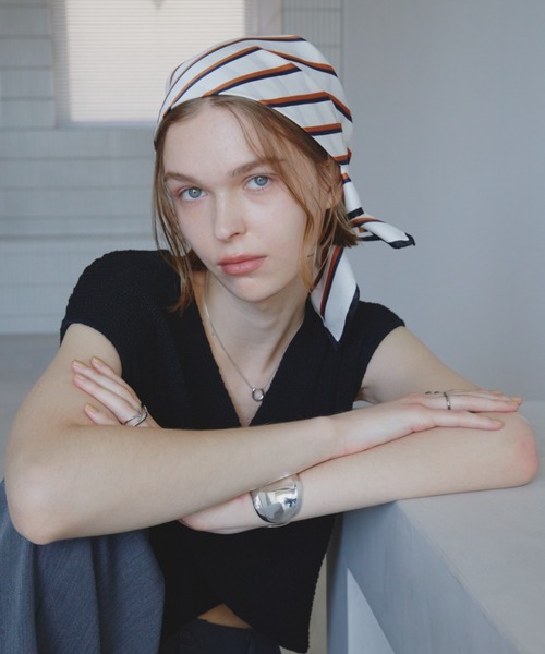 Aunt Marie's(アントマリーズ)の「ストライプスクエアスカーフ(バンダナ/スカーフ・レディース・ベージュ/アイボリー/ブルー・FREE)」の14枚目の写真