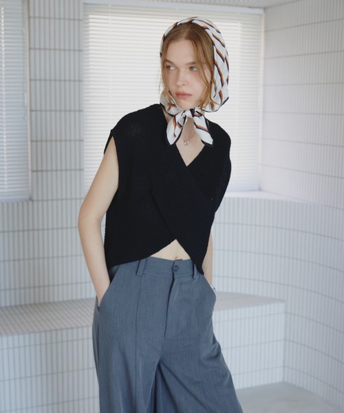 Aunt Marie's(アントマリーズ)の「ストライプスクエアスカーフ(バンダナ/スカーフ・レディース・ベージュ/アイボリー/ブルー・FREE)」の6枚目の写真