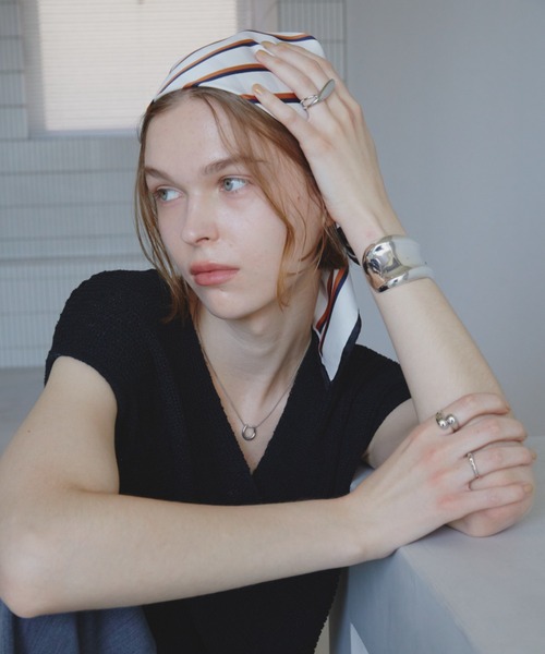 Aunt Marie's(アントマリーズ)の「ストライプスクエアスカーフ(バンダナ/スカーフ・レディース・ベージュ/アイボリー/ブルー・FREE)」の15枚目の写真