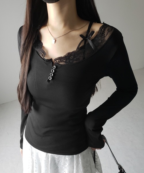 me+em select(ミームセレクト)の「【 2color 】ストラップダブルリボンレースカットソートップス / strap double ribbon lace cutsew tops(Tシャツ/カットソー・レディース・ブラック/ホワイト・FREE)」の2枚目の写真