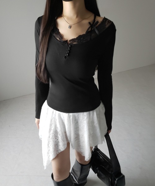 me+em select(ミームセレクト)の「【 2color 】ストラップダブルリボンレースカットソートップス / strap double ribbon lace cutsew tops(Tシャツ/カットソー・レディース・ブラック/ホワイト・FREE)」の10枚目の写真